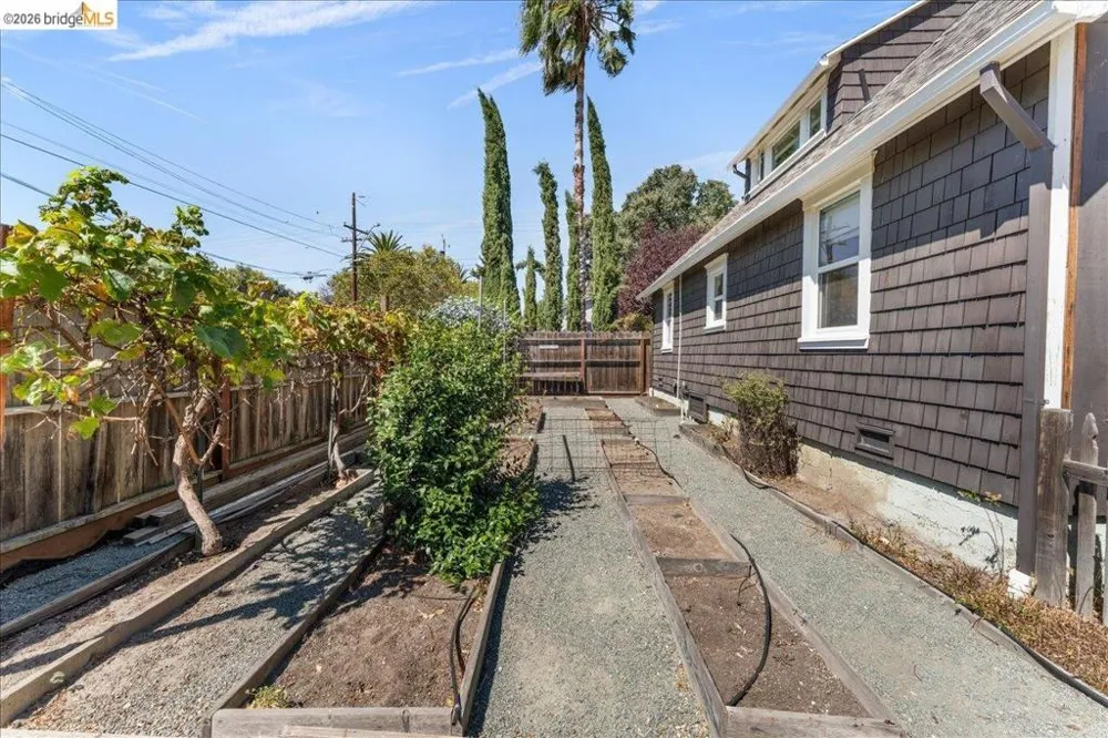 1202 Plaza Dr. Martinez, CA 94553
