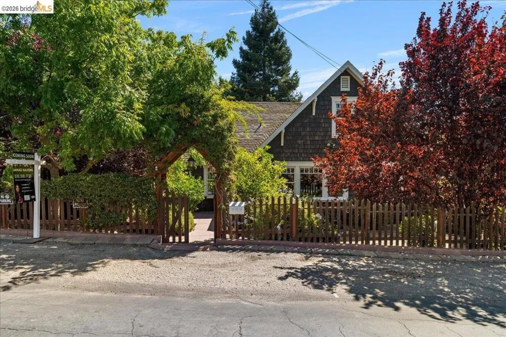 1202 Plaza Dr. Martinez, CA 94553