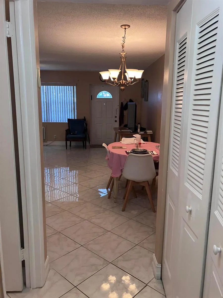 275 Windsor L West Palm Beach, FL 33417