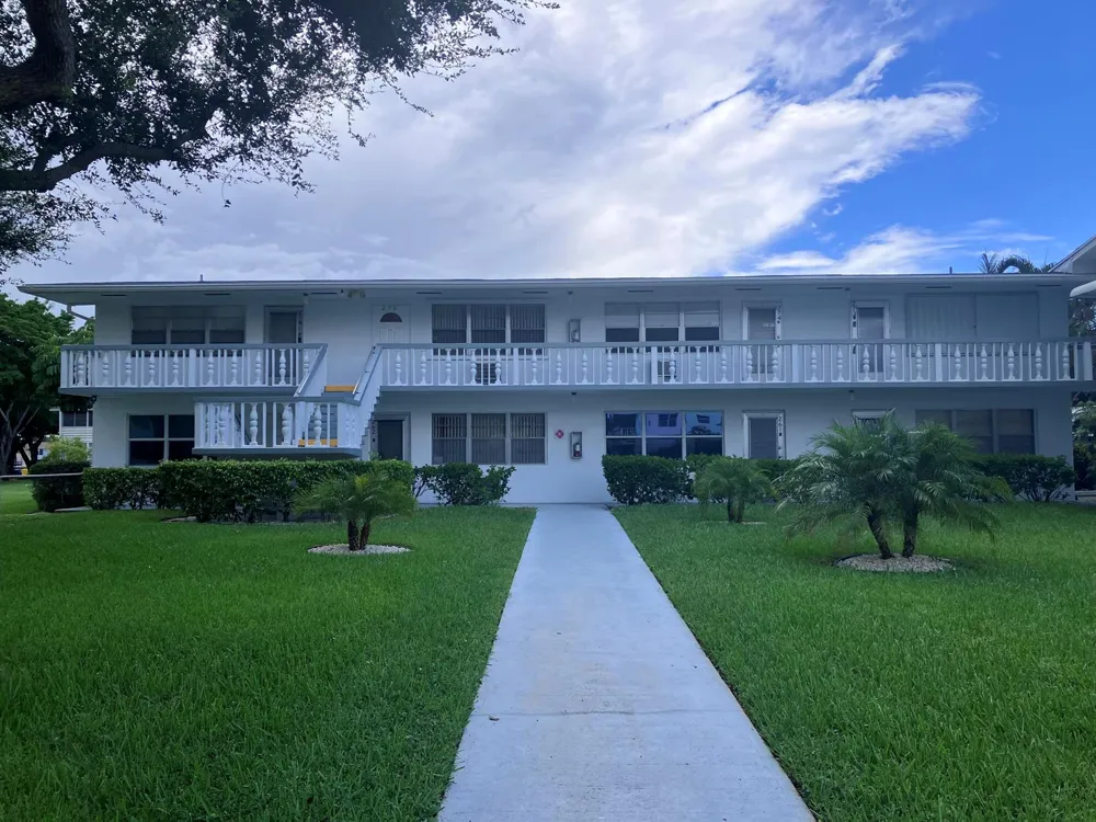 275 Windsor L West Palm Beach, FL 33417