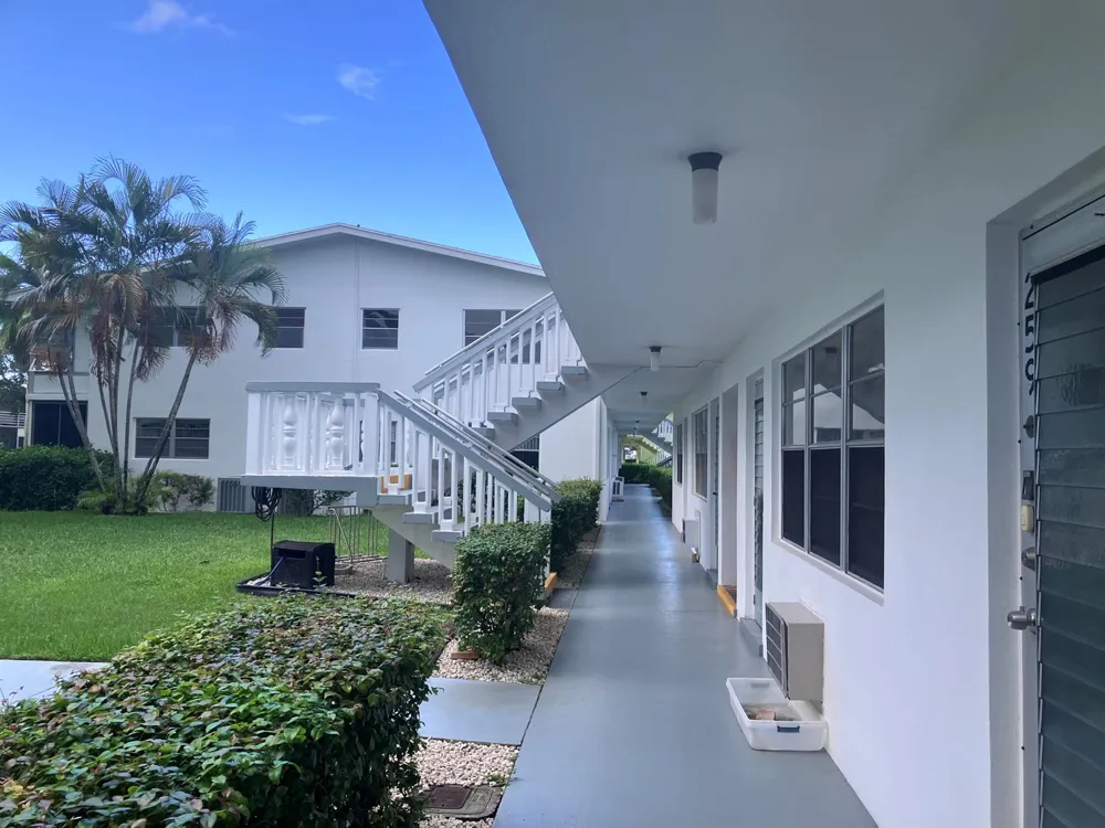 275 Windsor L West Palm Beach, FL 33417