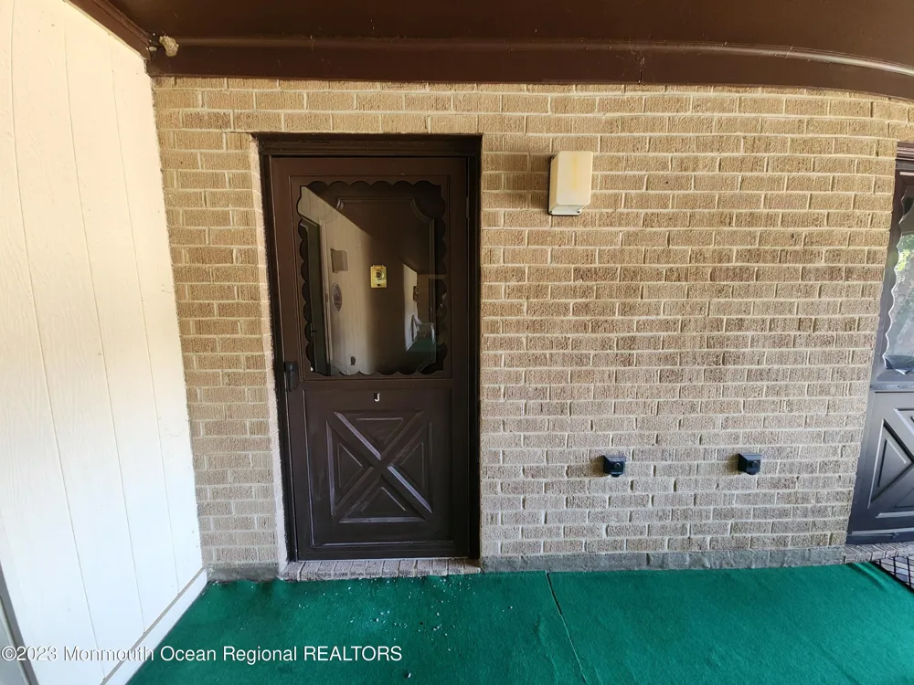 34 Meadow Green Circle #J Manalapan, NJ 07726