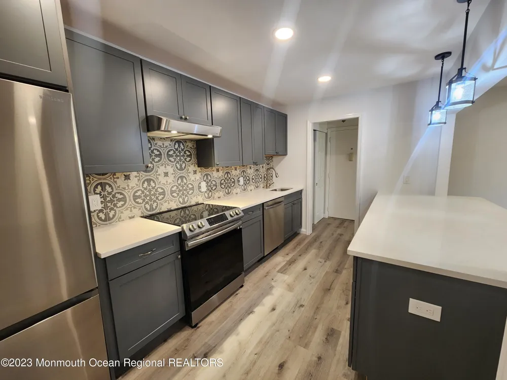 34 Meadow Green Circle #J Manalapan, NJ 07726