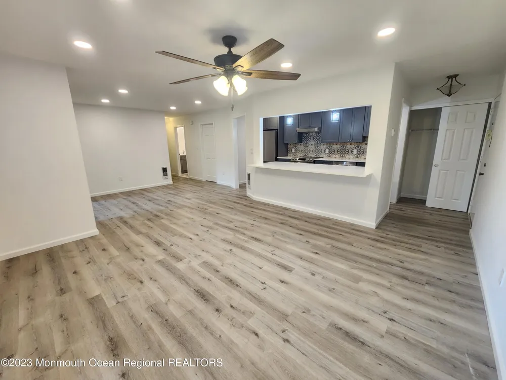 34 Meadow Green Circle #J Manalapan, NJ 07726