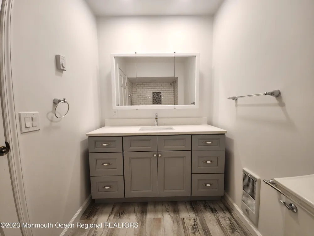 34 Meadow Green Circle #J Manalapan, NJ 07726