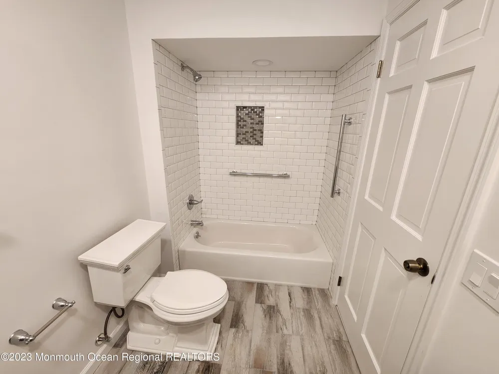 34 Meadow Green Circle #J Manalapan, NJ 07726