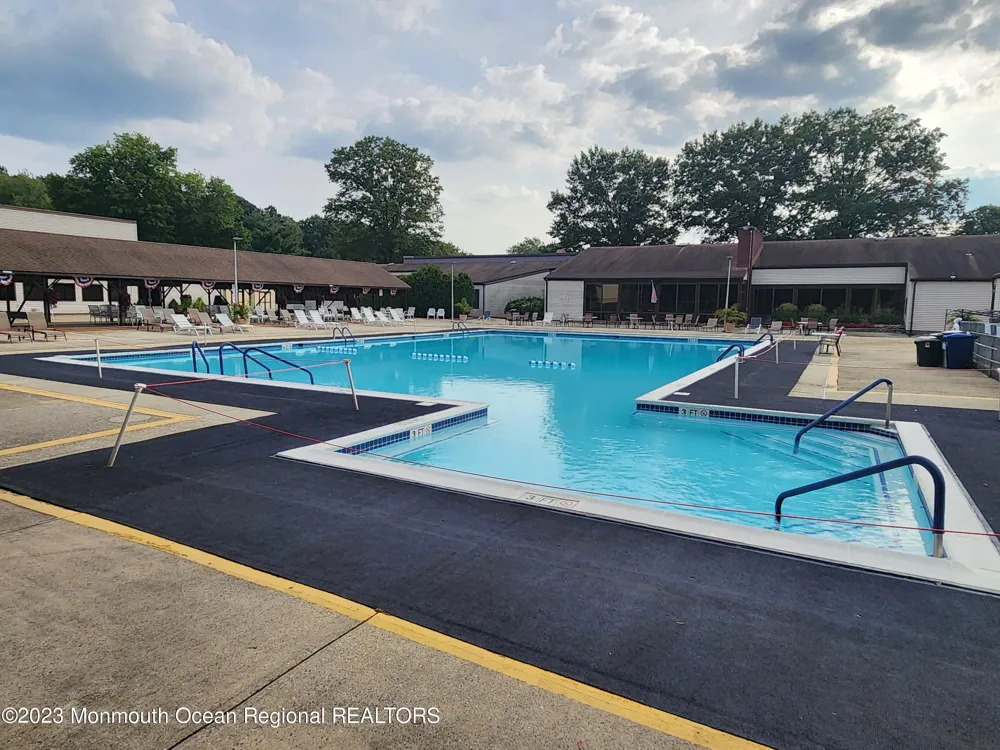 34 Meadow Green Circle #J Manalapan, NJ 07726