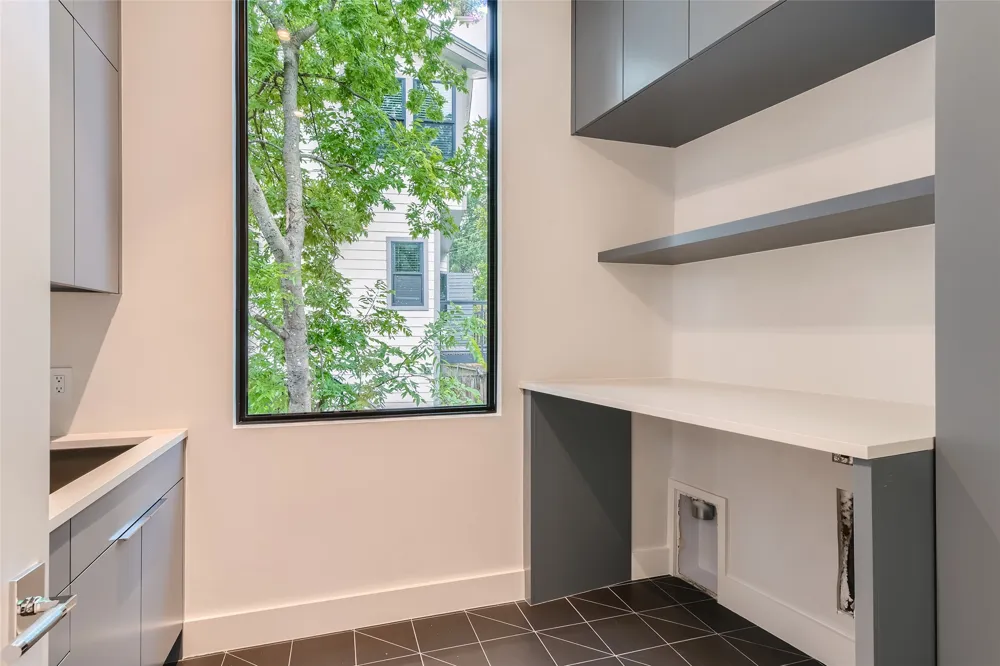 1315 W 9th Street #B Austin, TX 78703