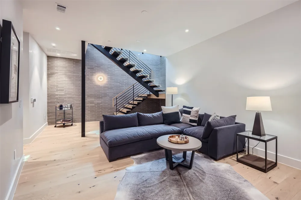 1315 W 9th Street #B Austin, TX 78703