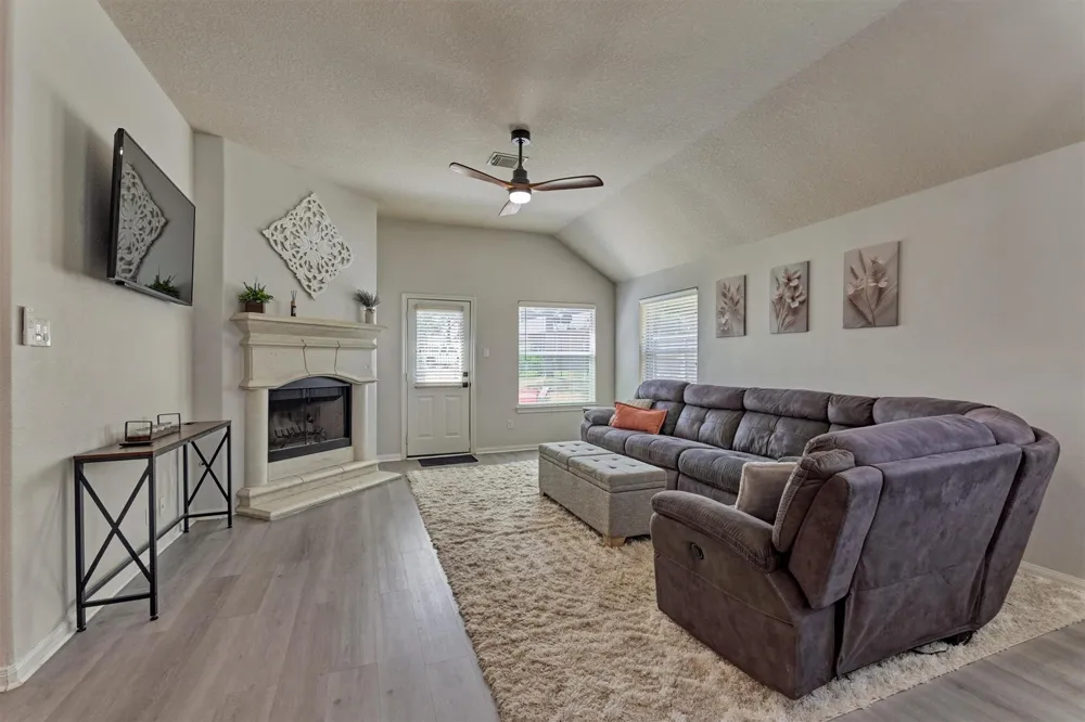 3729 Breckenridge Drive Montgomery, TX 77356