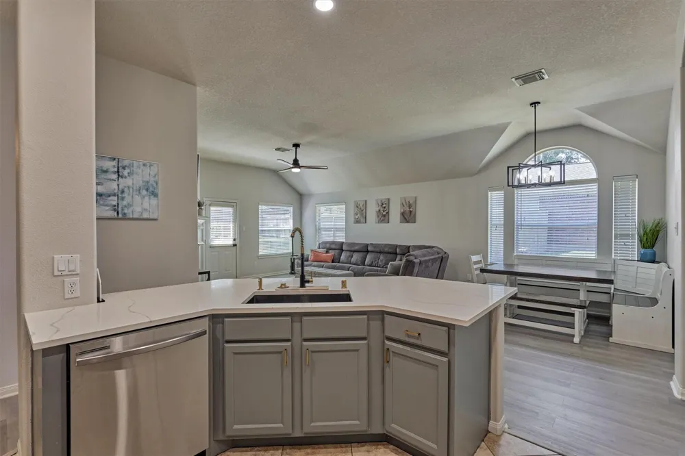 3729 Breckenridge Drive Montgomery, TX 77356