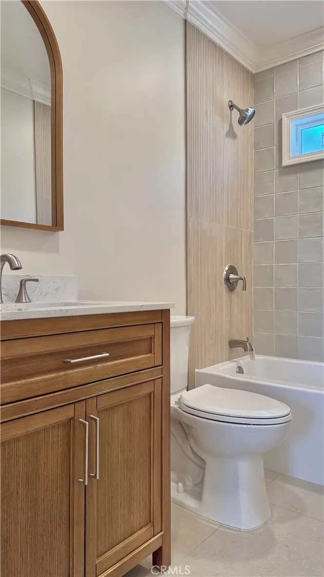 5713 E Wardlow Long Beach, CA 90808