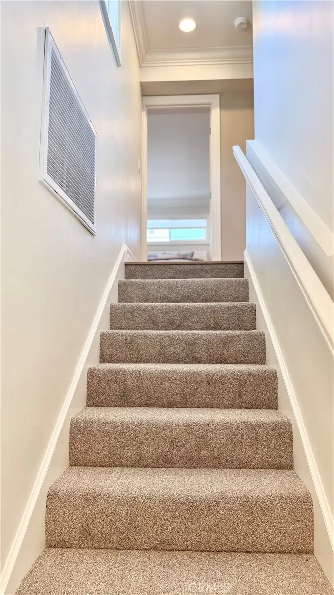 5713 E Wardlow Long Beach, CA 90808