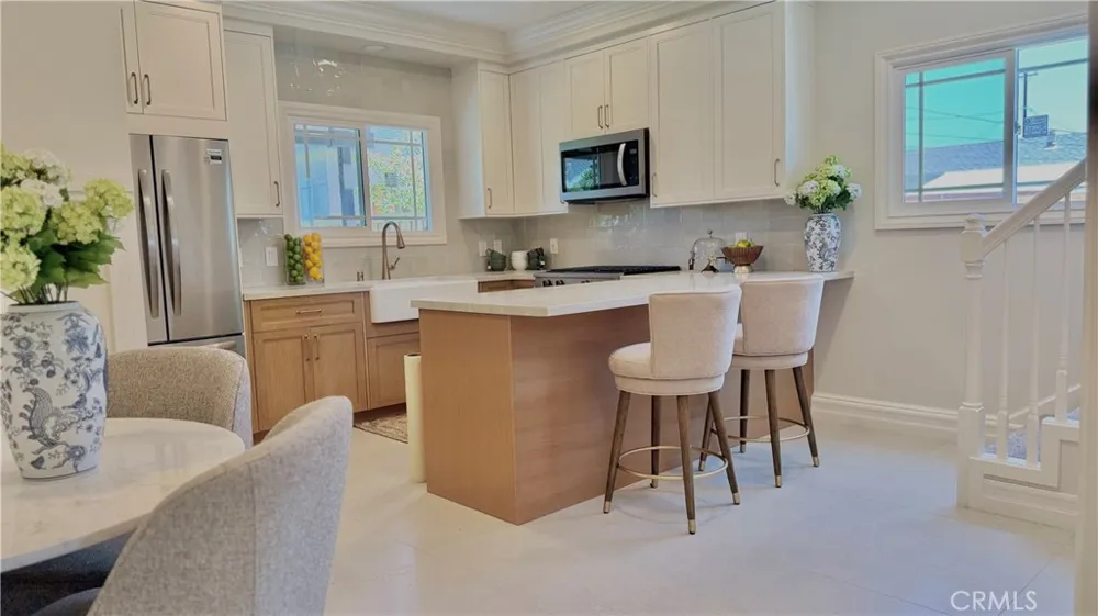 5713 E Wardlow Long Beach, CA 90808