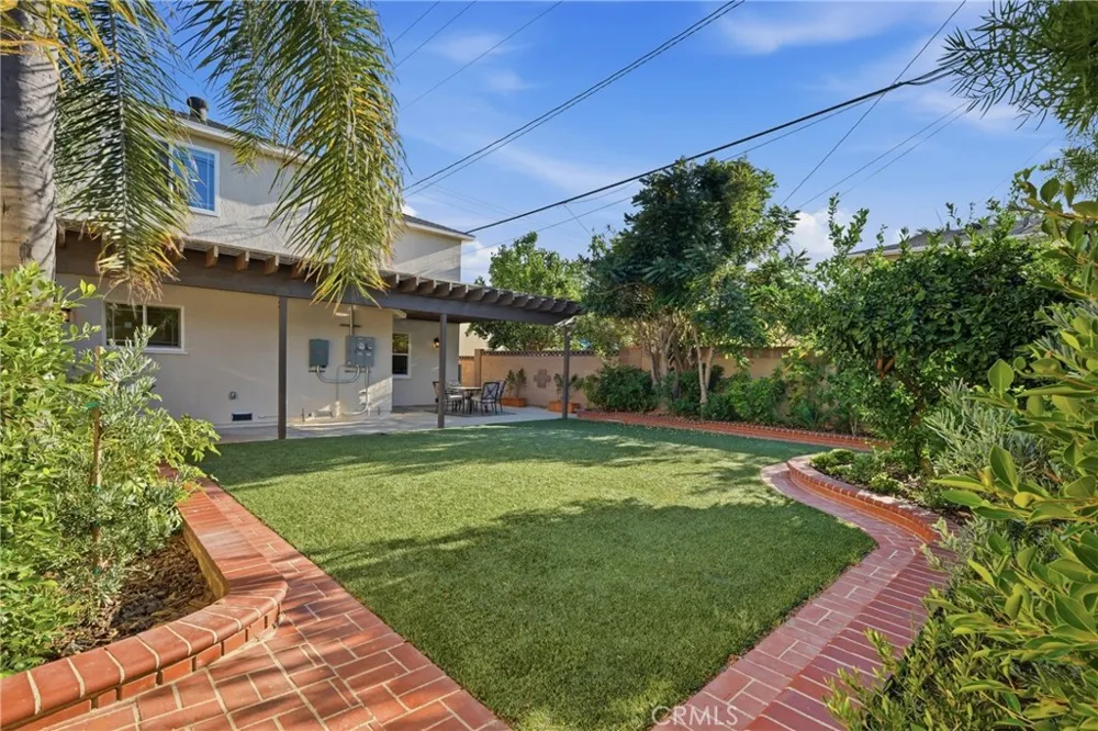 5713 E Wardlow Long Beach, CA 90808