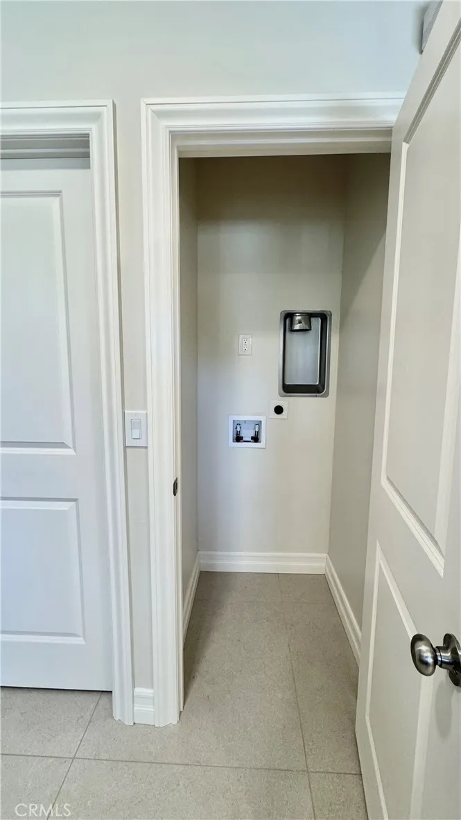 5713 E Wardlow Long Beach, CA 90808