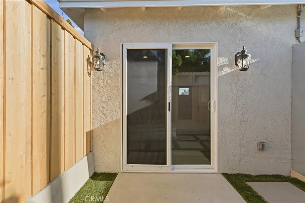 5713 E Wardlow Long Beach, CA 90808