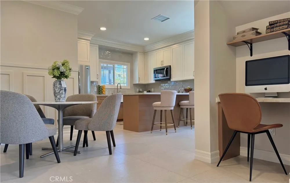 5713 E Wardlow Long Beach, CA 90808