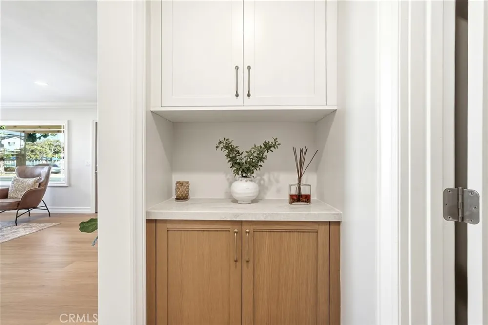 5713 E Wardlow Long Beach, CA 90808
