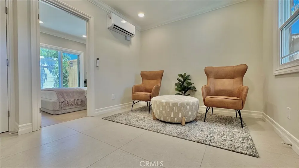 5713 E Wardlow Long Beach, CA 90808