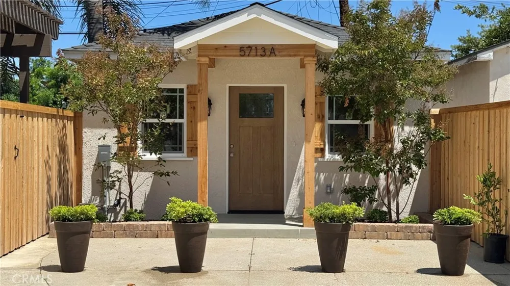 5713 E Wardlow Long Beach, CA 90808