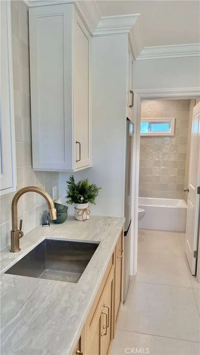 5713 E Wardlow Long Beach, CA 90808