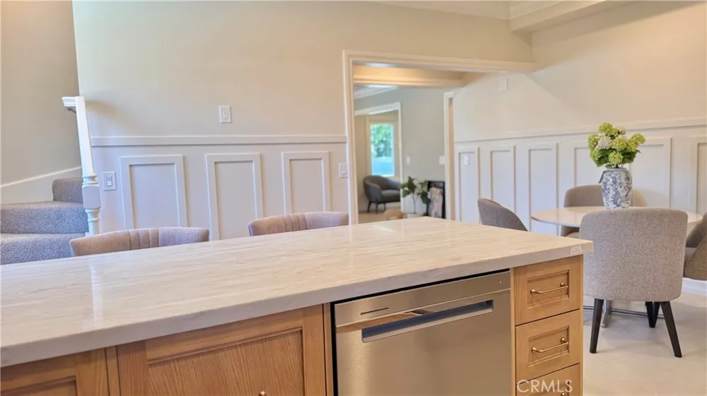 5713 E Wardlow Long Beach, CA 90808