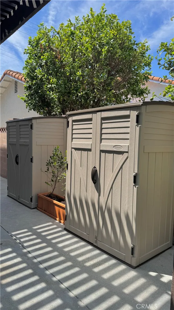 5713 E Wardlow Long Beach, CA 90808