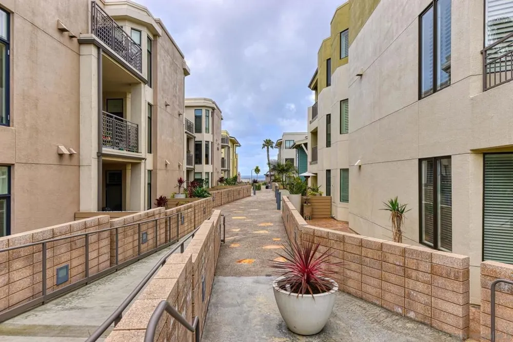 5440 La Jolla Blvd #E103 La Jolla, CA 92037