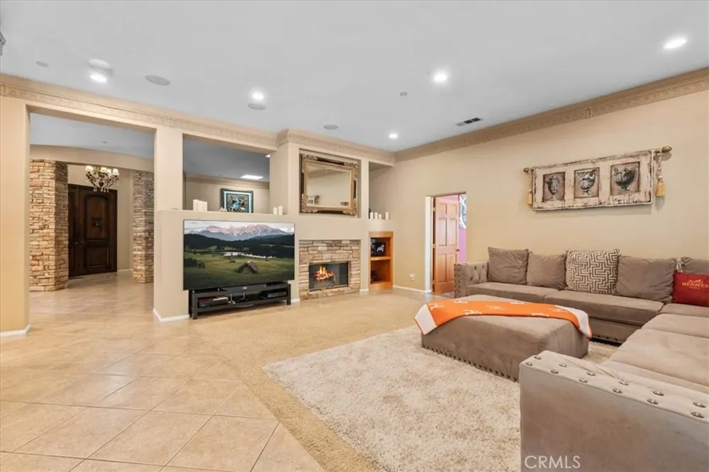 2810 Countrywood Lane West Covina, CA 91791