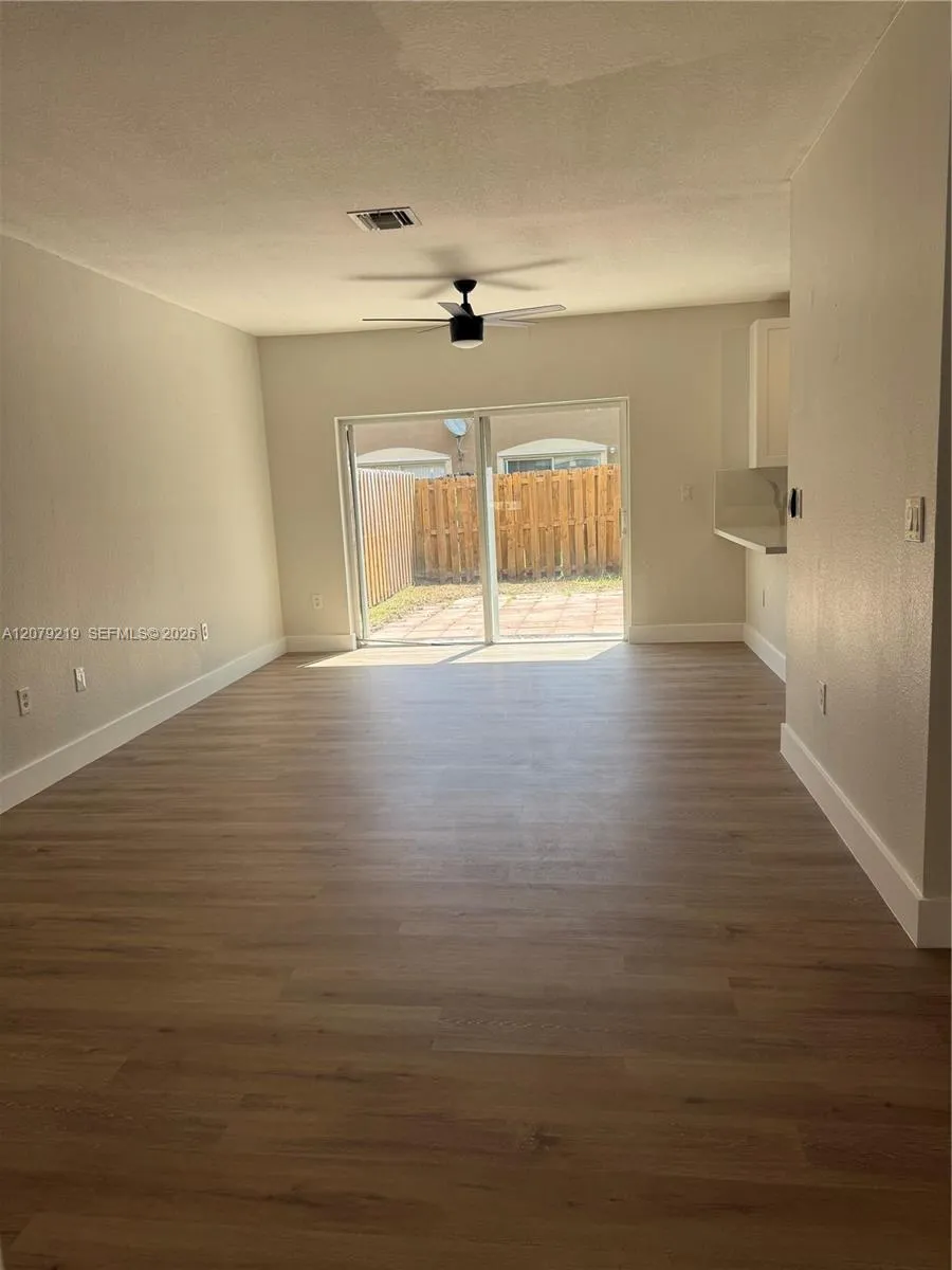 21467 SW 86th Pl Cutler Bay, FL 33189