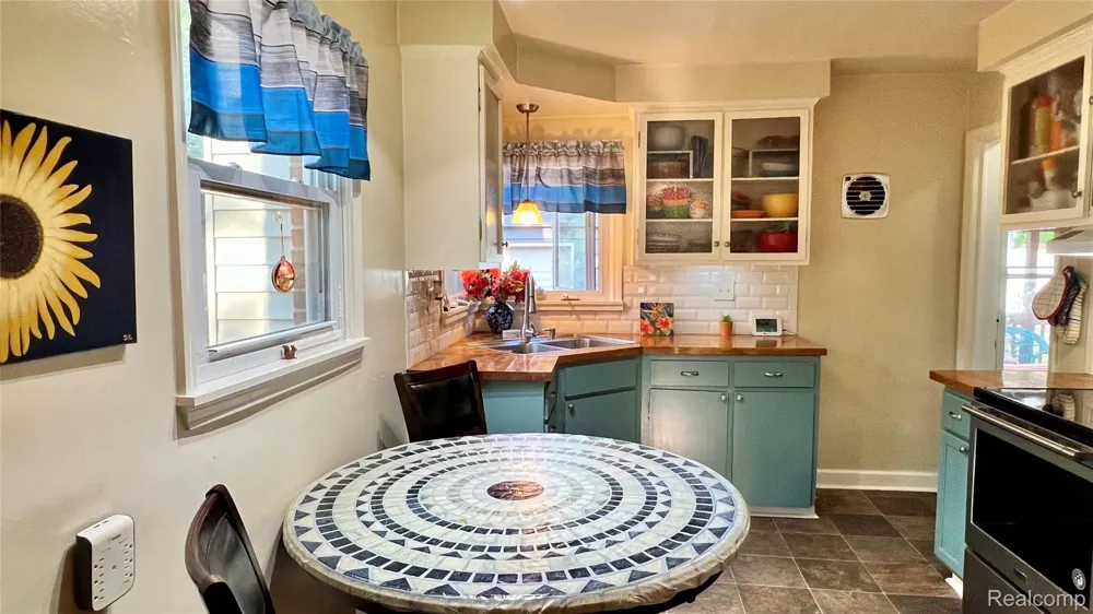 2520 Barstow Road Lansing City, MI 48906
