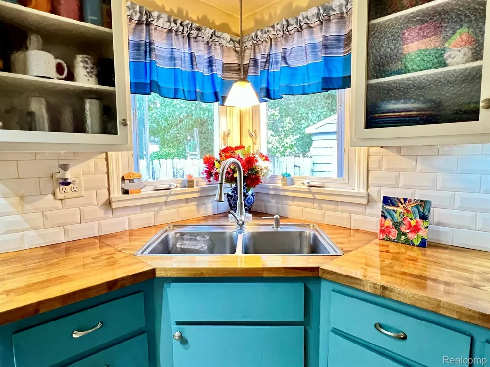 2520 Barstow Road Lansing City, MI 48906