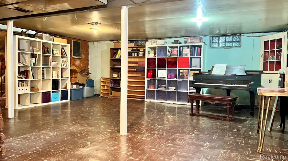 2520 Barstow Road Lansing City, MI 48906