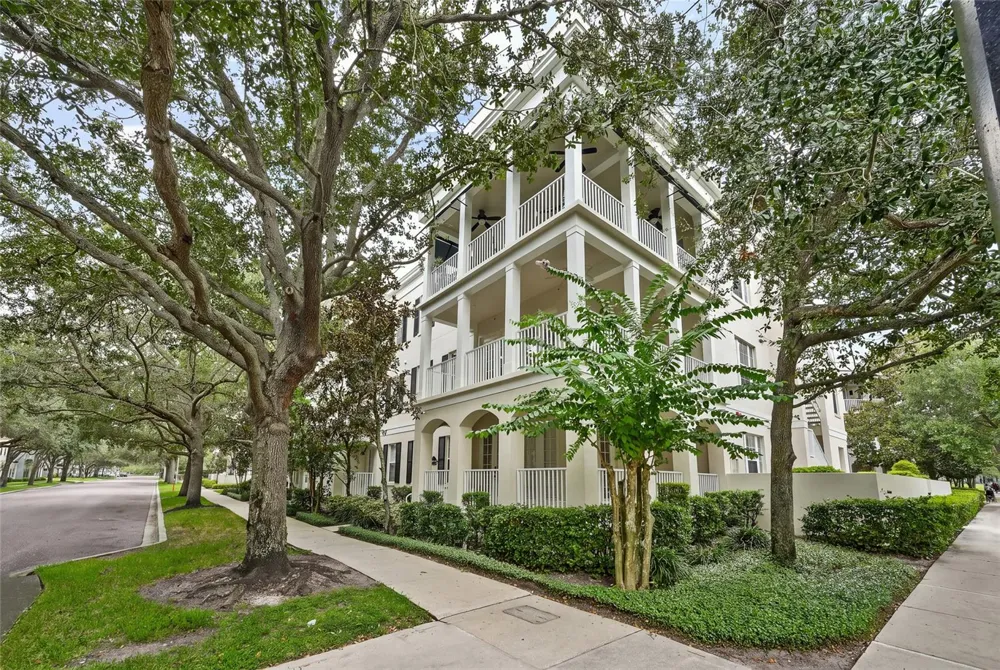 1674 LAKEMONT AVENUE #101 Orlando, FL 32814