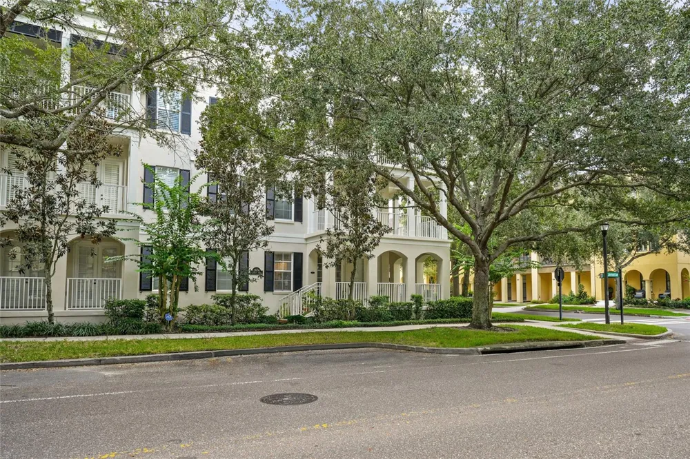 1674 LAKEMONT AVENUE #101 Orlando, FL 32814