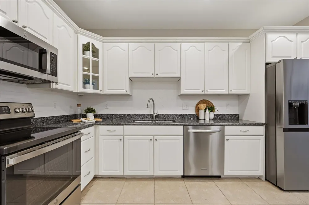 1674 LAKEMONT AVENUE #101 Orlando, FL 32814