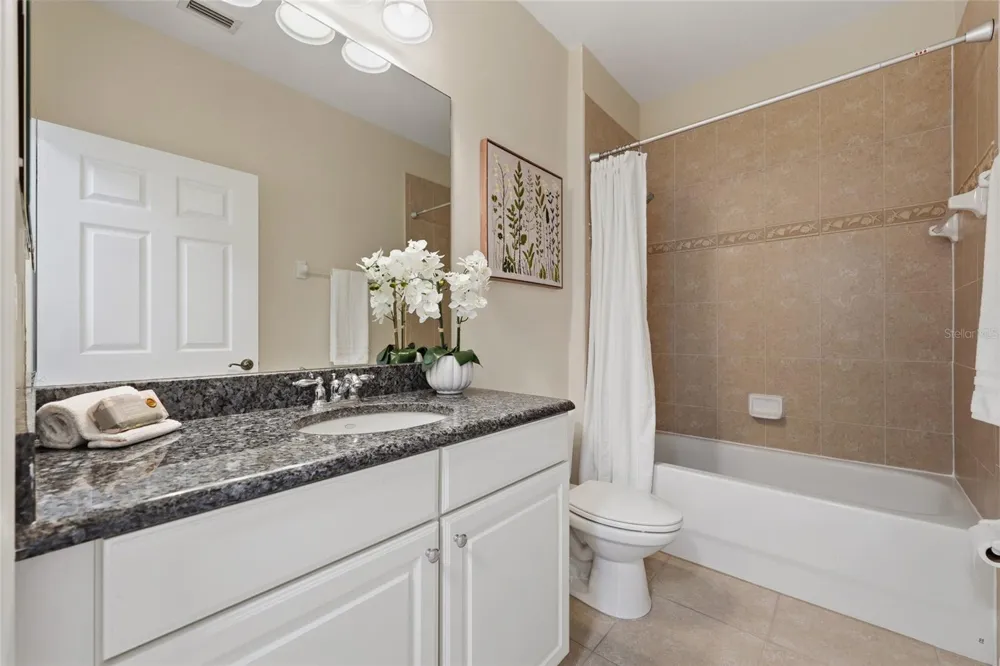 1674 LAKEMONT AVENUE #101 Orlando, FL 32814
