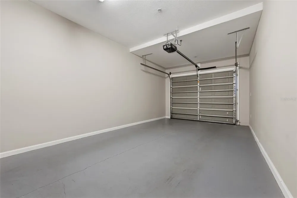 1674 LAKEMONT AVENUE #101 Orlando, FL 32814
