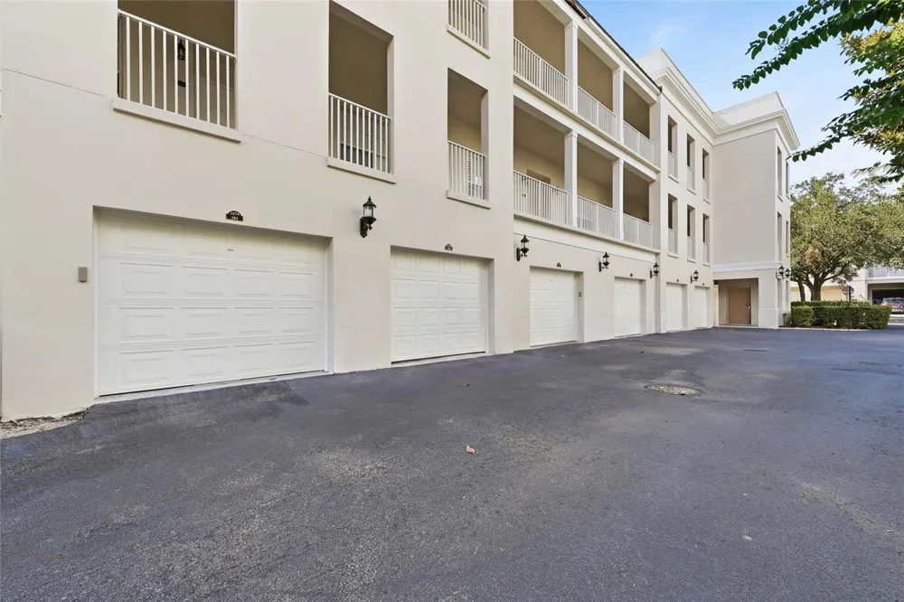 1674 LAKEMONT AVENUE #101 Orlando, FL 32814