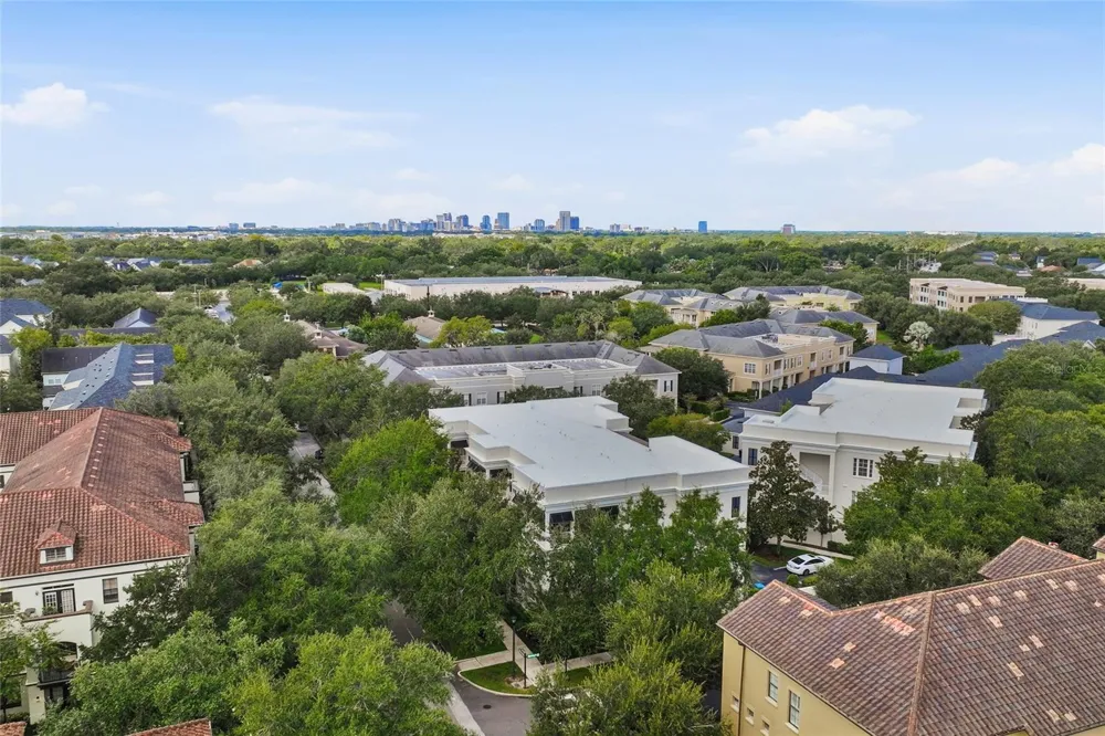 1674 LAKEMONT AVENUE #101 Orlando, FL 32814