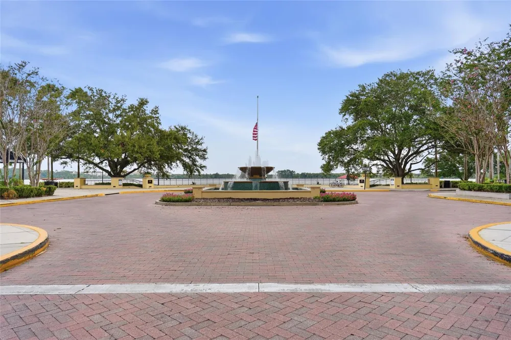 1674 LAKEMONT AVENUE #101 Orlando, FL 32814