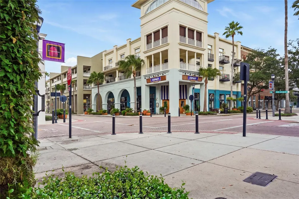 1674 LAKEMONT AVENUE #101 Orlando, FL 32814