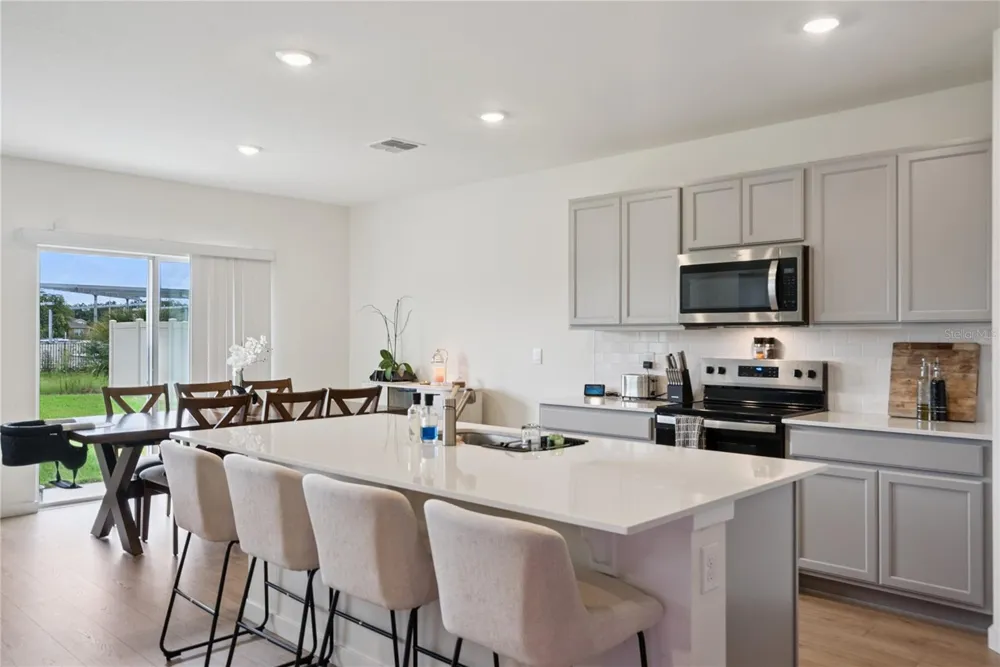 3918 ROYAL AZALEA WAY Sanford, FL 32773