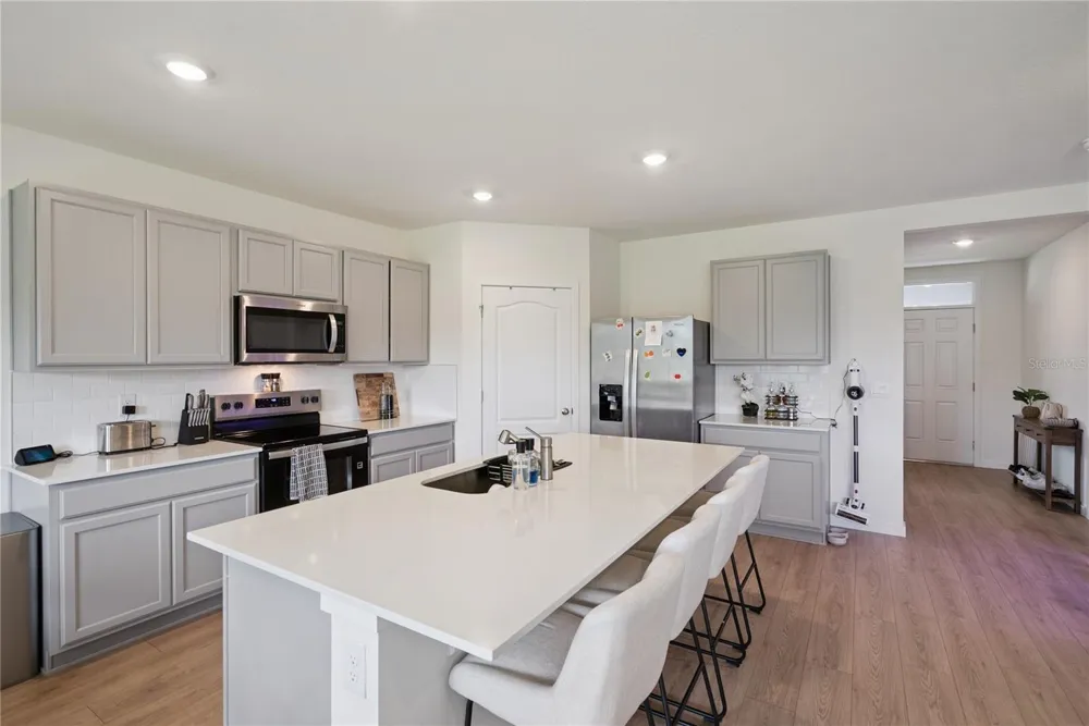 3918 ROYAL AZALEA WAY Sanford, FL 32773