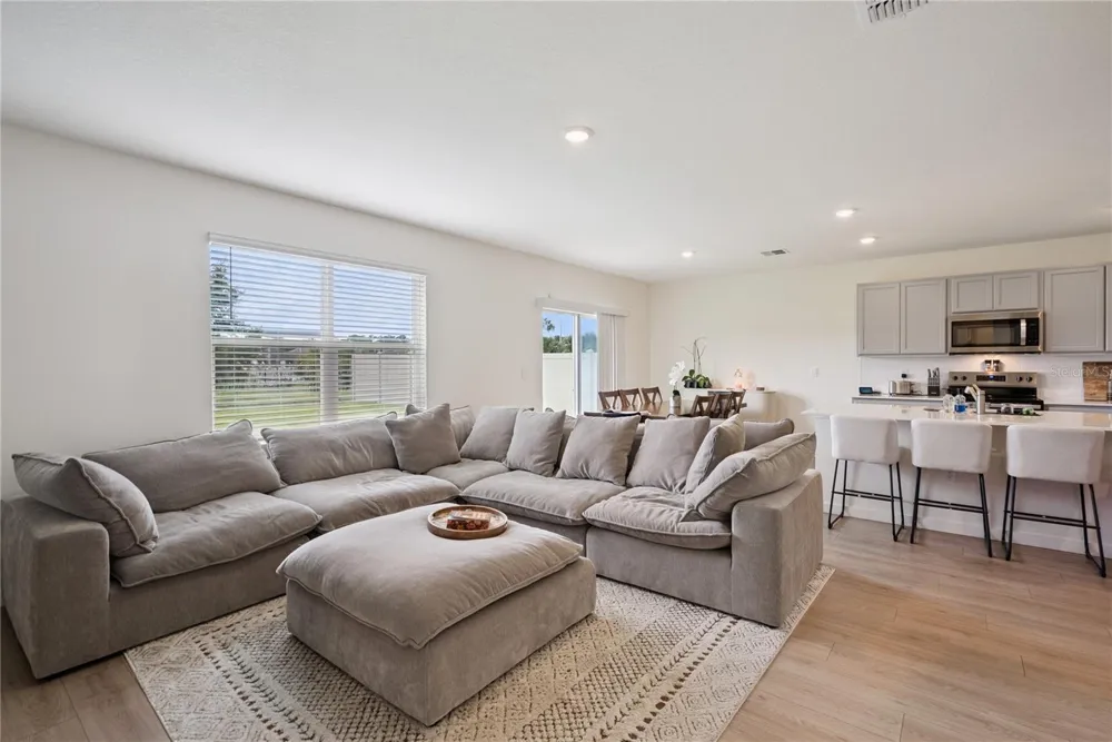 3918 ROYAL AZALEA WAY Sanford, FL 32773