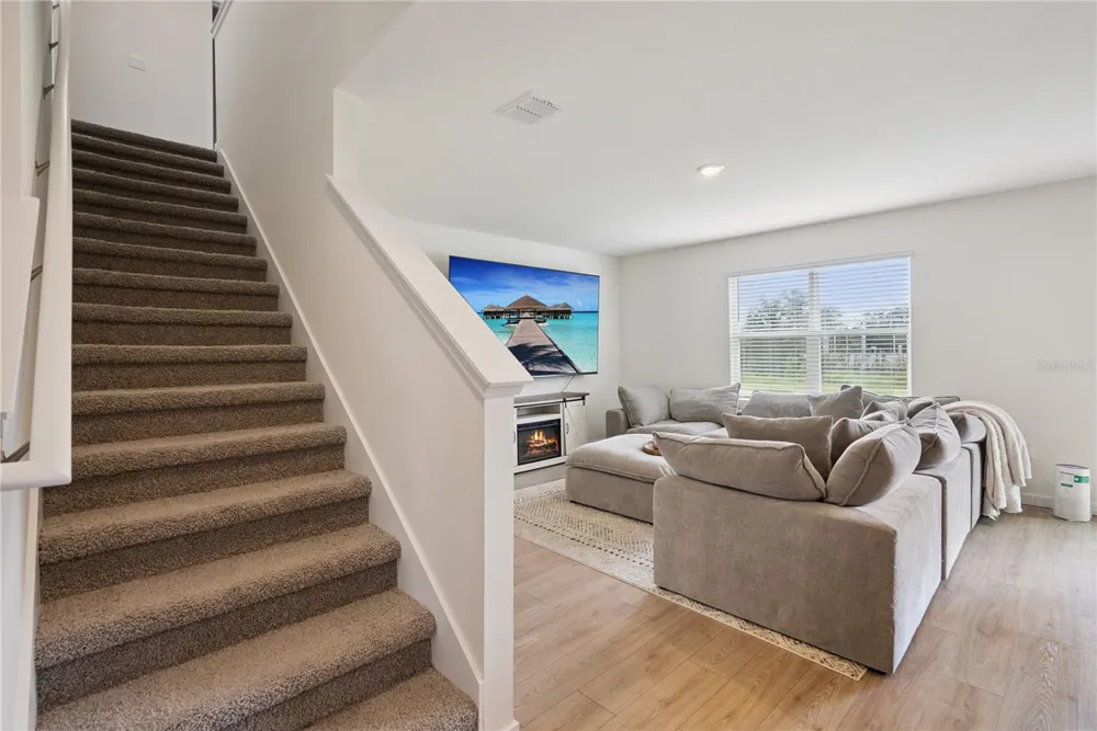 3918 ROYAL AZALEA WAY Sanford, FL 32773