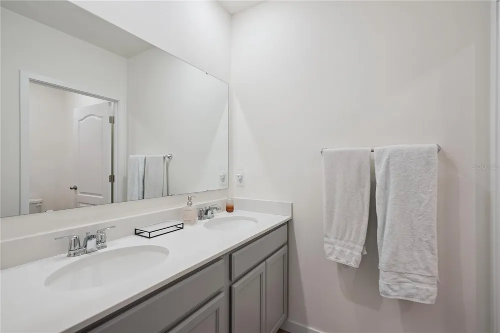 3918 ROYAL AZALEA WAY Sanford, FL 32773