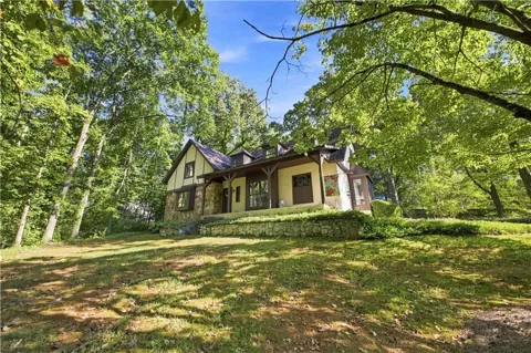 102 Valley Brook Drive