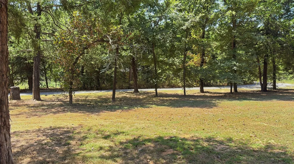 45 Country Place Lane Valley View, TX 76272